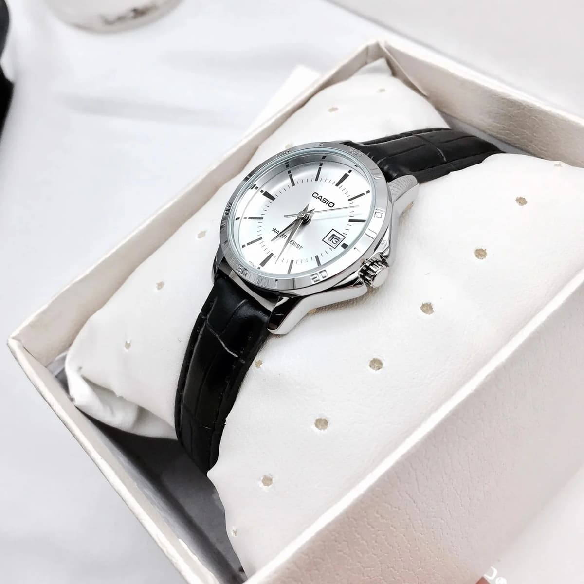 imgi_5_CasioLTP-V004L-7AUDFWatch_4